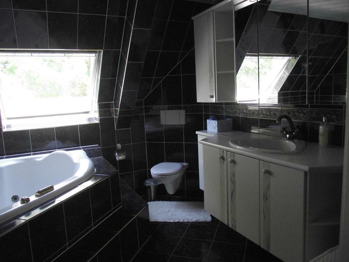 B&B Landgoed Sonneborghe Kollumerzwaag 외부 사진